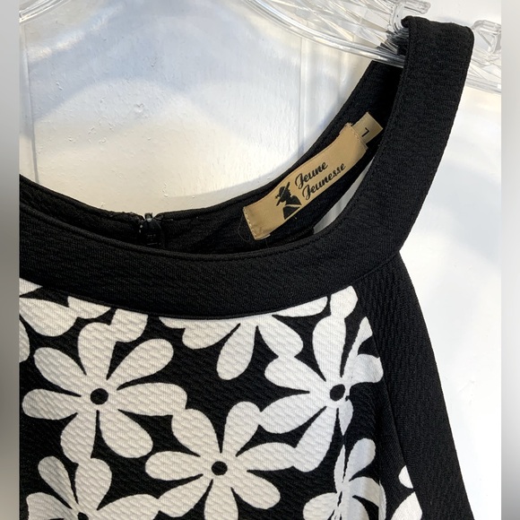 Jeune Jeunesse Black and White Floral  Halter Neckline Flared Dress - Size L - Picture 4 of 5